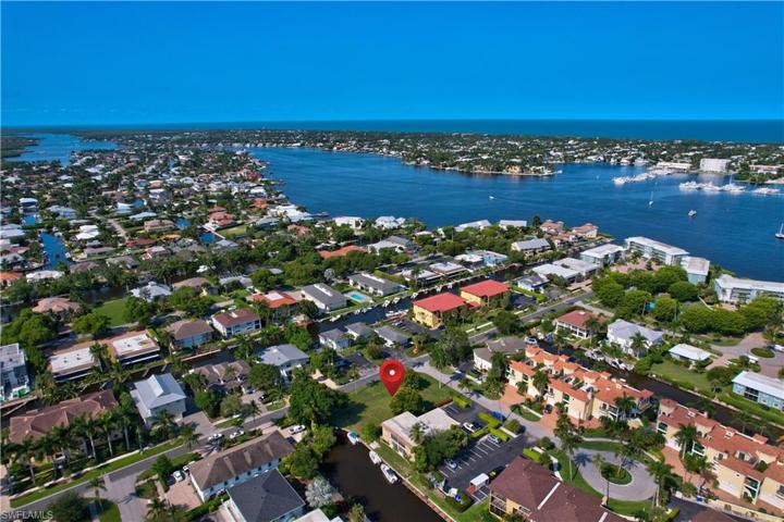 1493  Blue Point  AVE, NAPLES, FL 34102