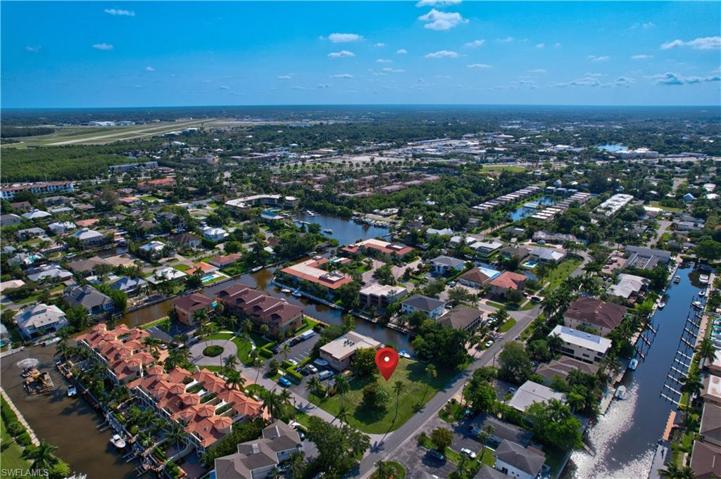 1493  Blue Point  AVE, NAPLES, FL 34102