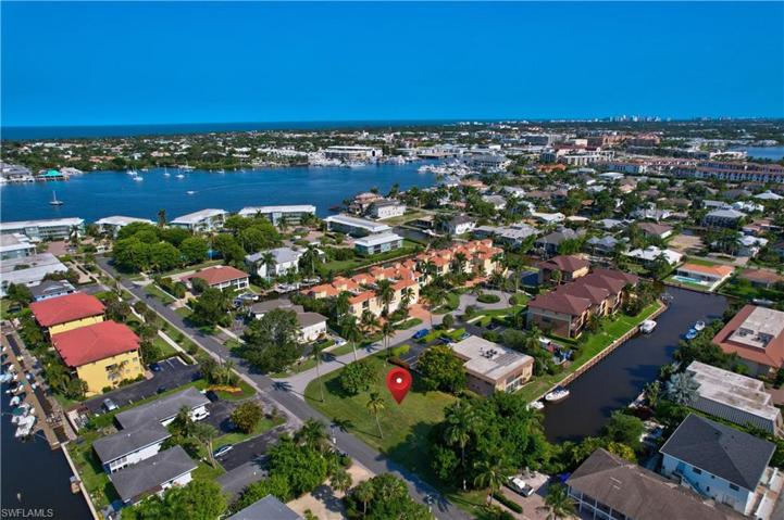 1493  Blue Point  AVE, NAPLES, FL 34102