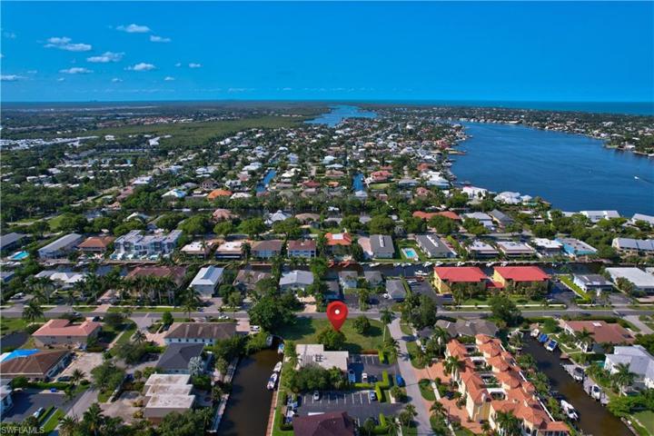 1493  Blue Point  AVE, NAPLES, FL 34102
