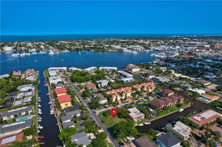 1493  Blue Point  AVE, NAPLES, FL 34102