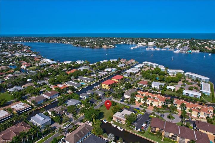 1493  Blue Point  AVE, NAPLES, FL 34102