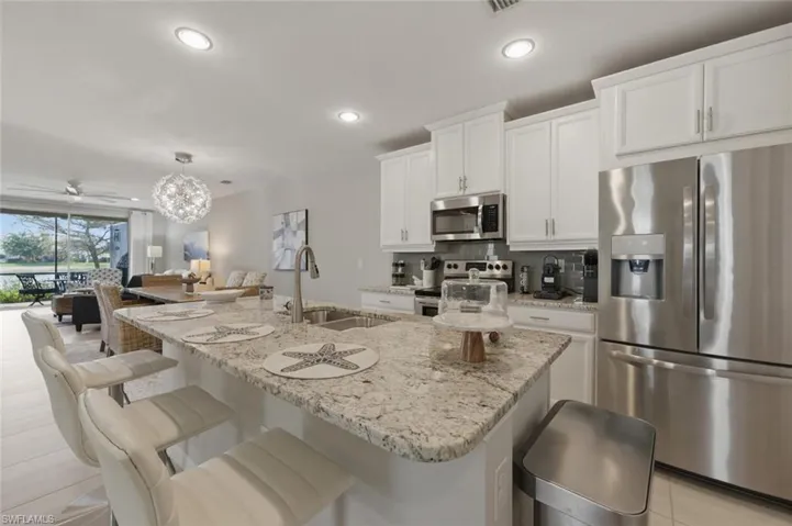 14827  Edgewater  CIR, Naples, FL 34114
