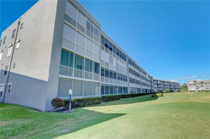 View of apartment building / complex