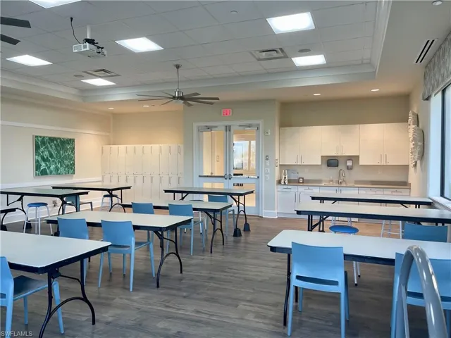 Expand your creative side in Valencia's multi-purpose Art Room.