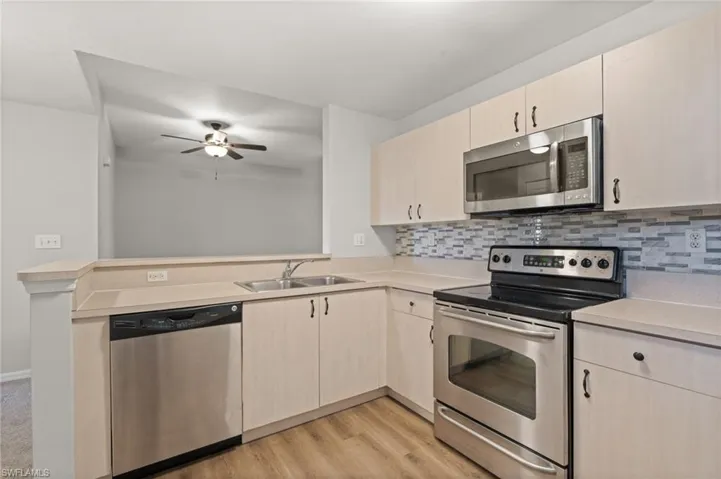 15441  Bellamar  CIR, Fort Myers, FL 33908