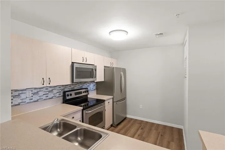 15441  Bellamar  CIR, Fort Myers, FL 33908