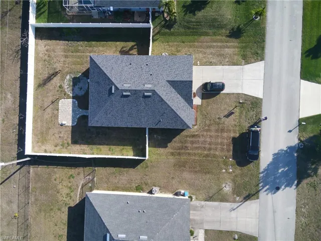 Aerial view of property and surrounding area