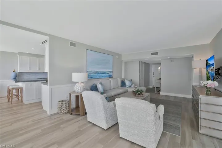 9375  Gulf Shore  DR, Naples, FL 34108