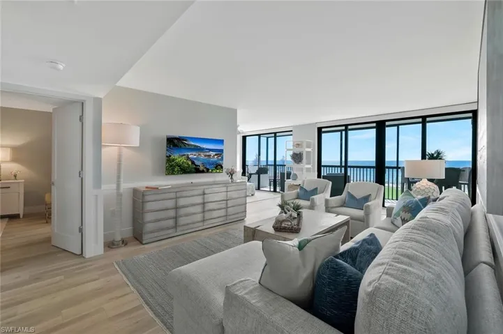 9375  Gulf Shore  DR, Naples, FL 34108