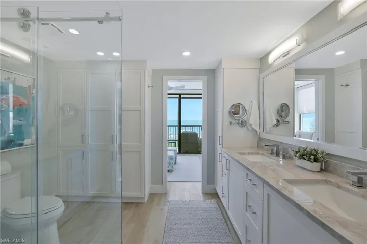 9375  Gulf Shore  DR, Naples, FL 34108