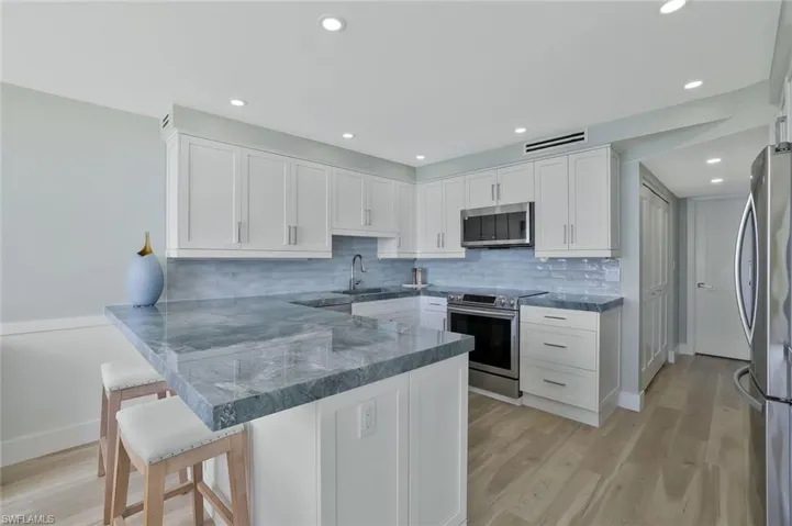 9375  Gulf Shore  DR, Naples, FL 34108