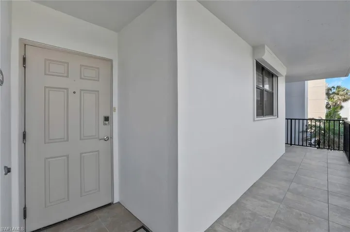 9375  Gulf Shore  DR, Naples, FL 34108