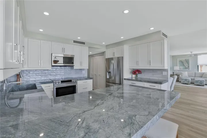 9375  Gulf Shore  DR, Naples, FL 34108