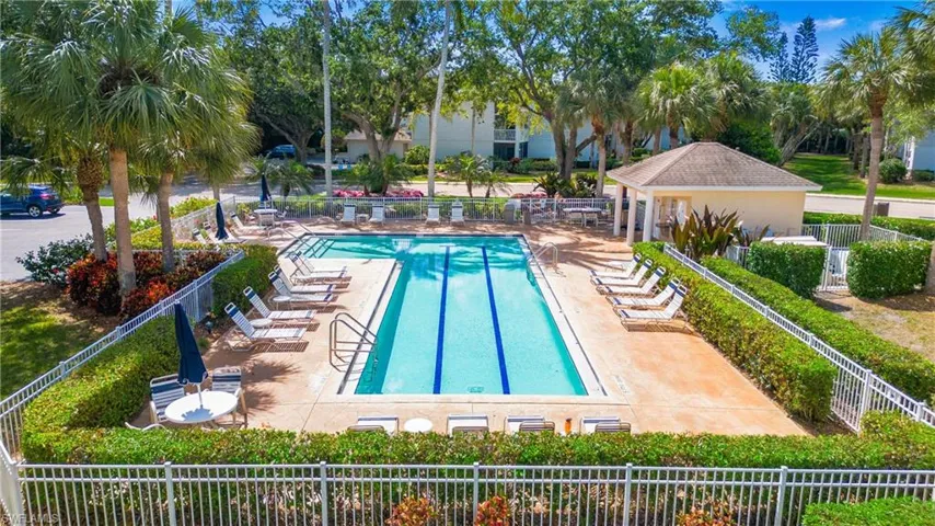 2841  Citrus Lake  DR, Naples, FL 34109