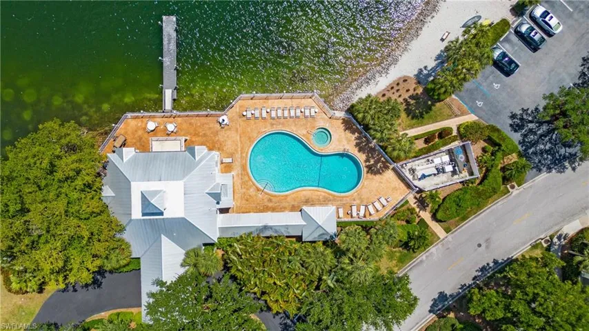 2841  Citrus Lake  DR, Naples, FL 34109