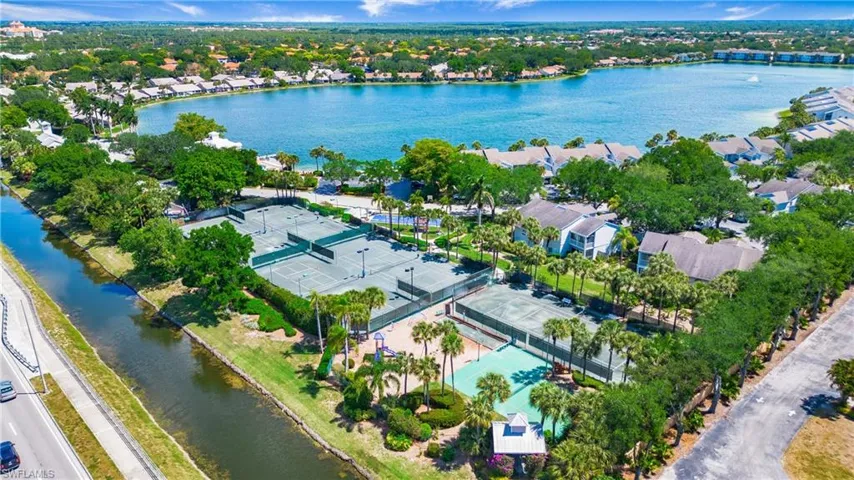 2841  Citrus Lake  DR, Naples, FL 34109