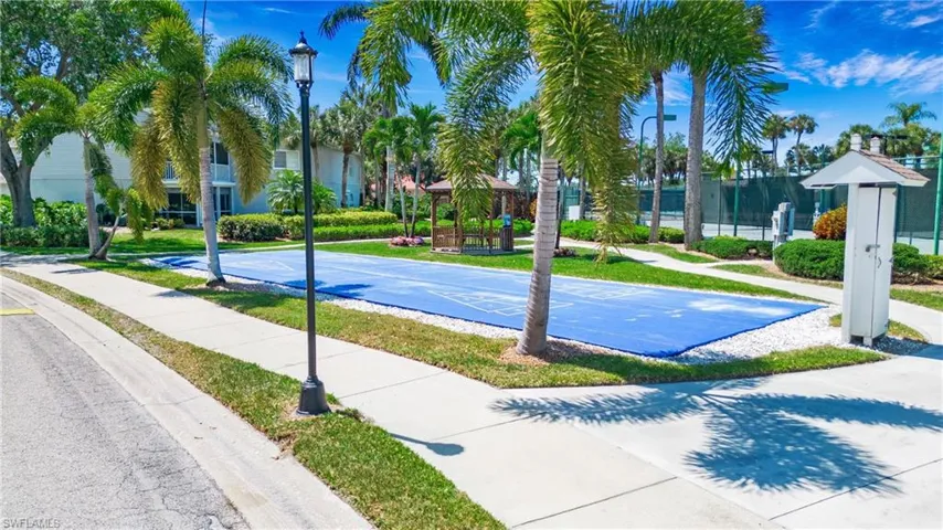 2841  Citrus Lake  DR, Naples, FL 34109