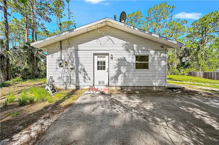 View of front of guest house