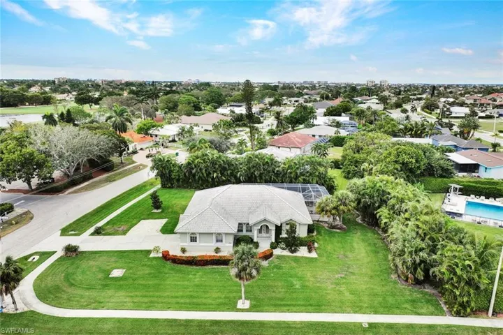 Birds eye view of property