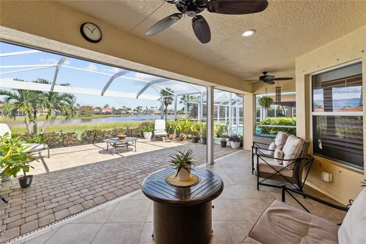 Covered lanai w/view of lake