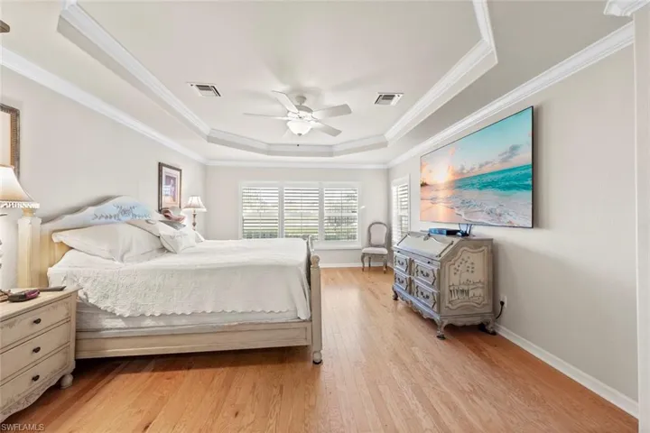 Master bedroom w/direct lanai access