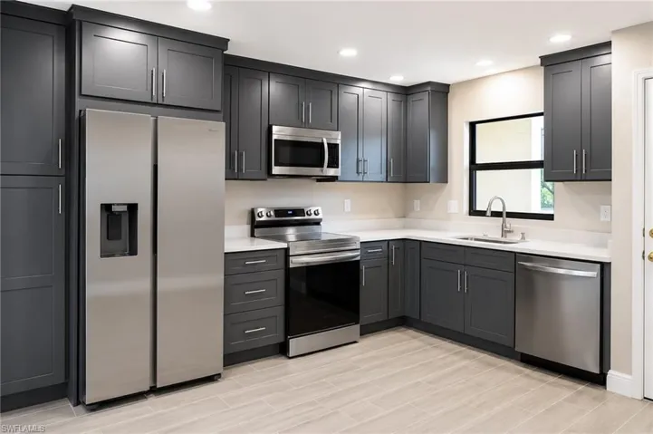 16341 Dublin Cir 105, Fort Myers, Florida 33908