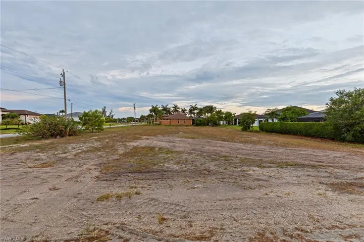 2722 Nw 41st Pl, Cape Coral, Florida 33993