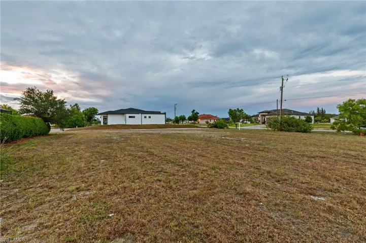2722 Nw 41st Pl, Cape Coral, Florida 33993