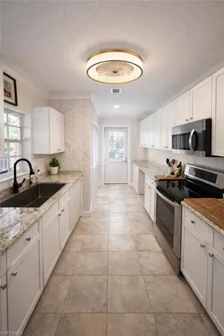 4121 8th Ave Se, Naples, Florida 34117