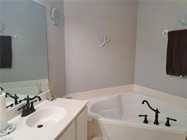 14501  Grande Cay  CIR, Fort Myers, FL 33908