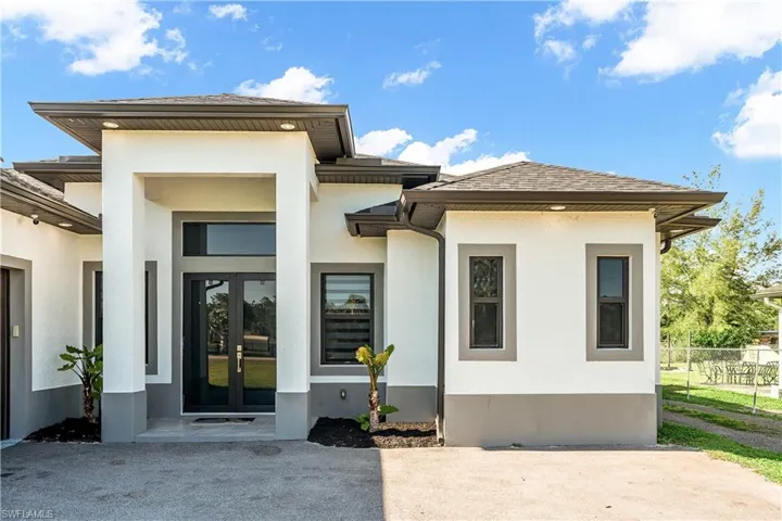 2557  29th NE AVE, Naples, FL 34120