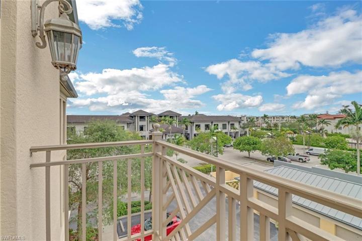 Guest bedroom balcony looking West