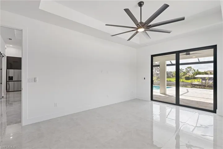 Empty room with ceiling fan