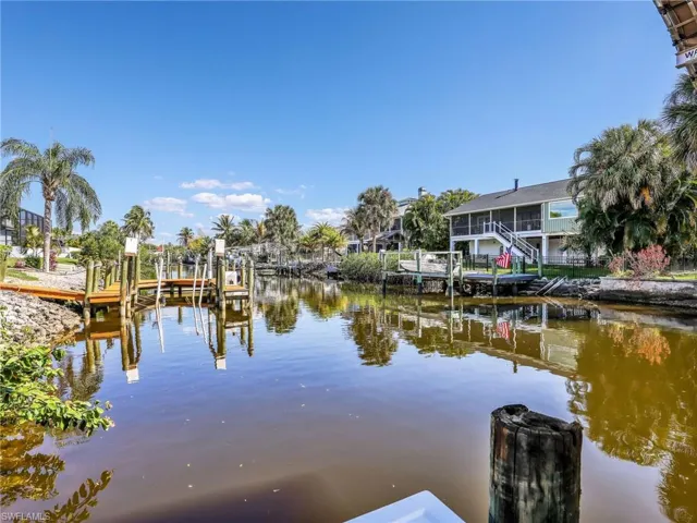 5381 Harborage Dr, Fort Myers, Florida 33908