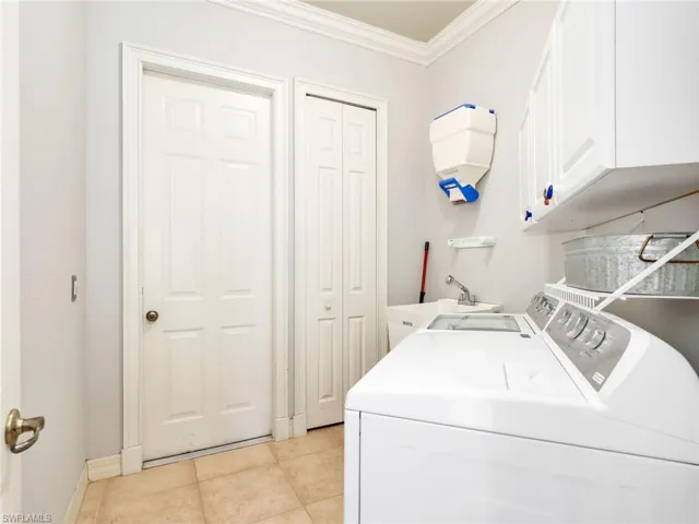 5381 Harborage Dr, Fort Myers, Florida 33908