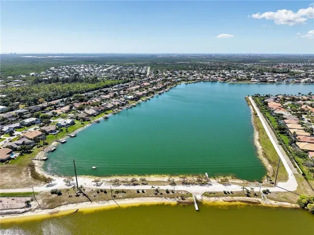 5381 Harborage Dr, Fort Myers, Florida 33908