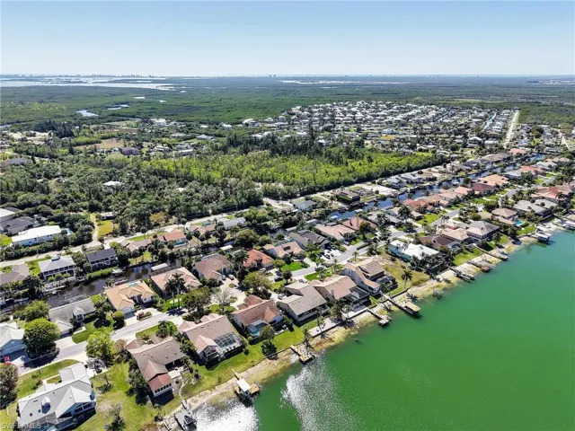 5381 Harborage Dr, Fort Myers, Florida 33908
