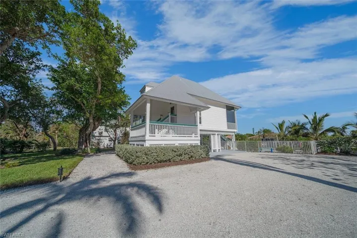 View of front of home featuring a porch