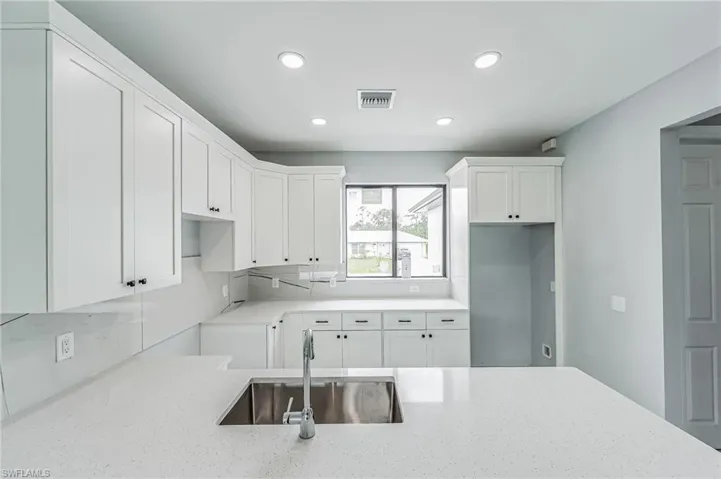 400 W 13th  ST, Lehigh Acres, FL 33972
