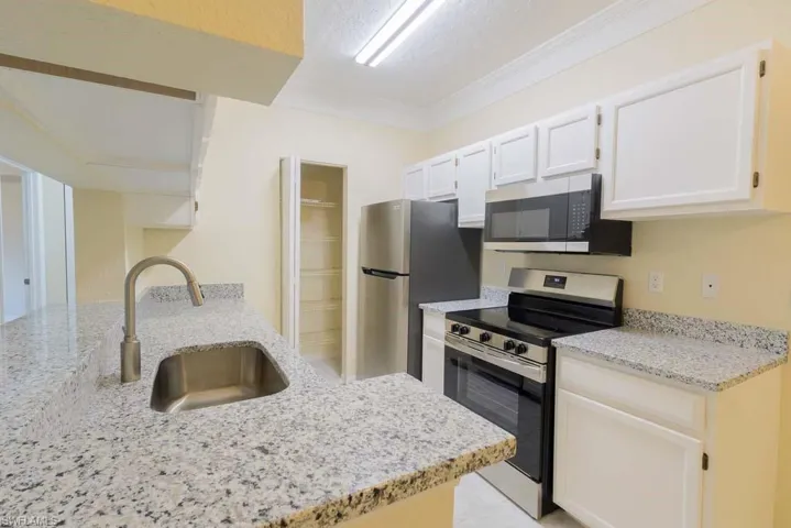 11521 Villa Grand 911, Fort Myers, Florida 33913