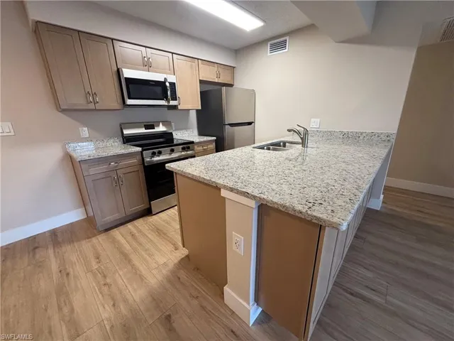 5319  Summerlin  RD, Fort Myers, FL 33919