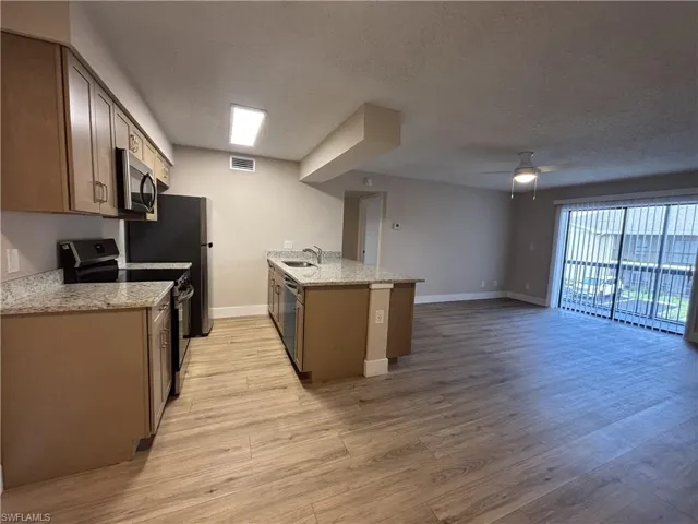 5319  Summerlin  RD, Fort Myers, FL 33919