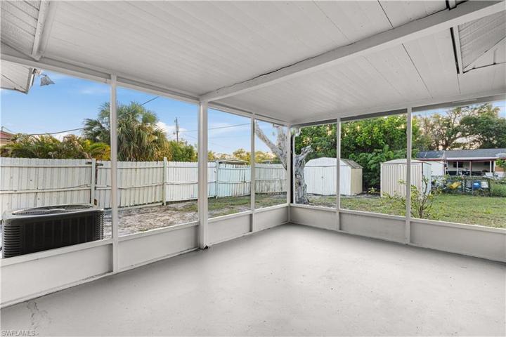 Screened-in Lanai