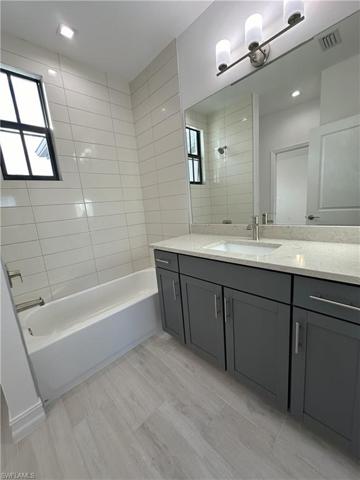 7464  Rockefeller  DR, NAPLES, FL 34119