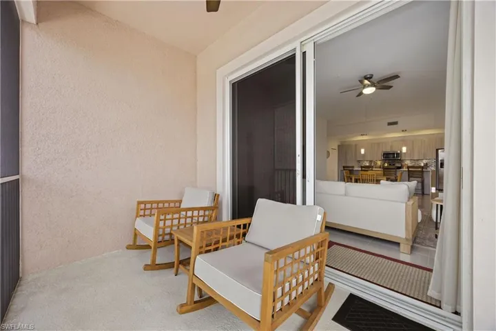 15901  Royal Pointe  LN, Fort Myers, FL 33908