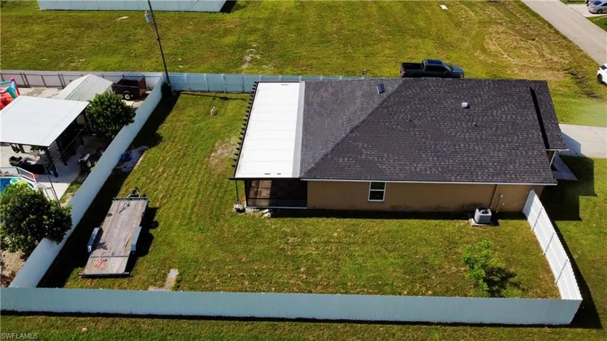 Birds eye view of property