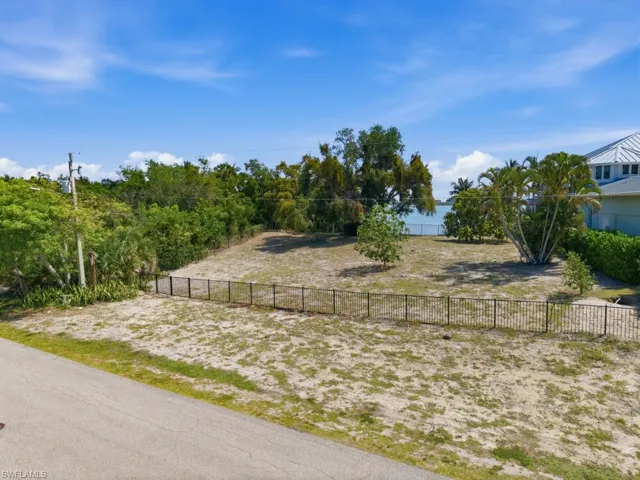 821 Caxambas, Marco Island, Florida 34145
