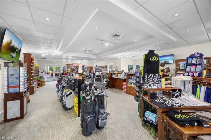 Misc room featuring recessed lighting