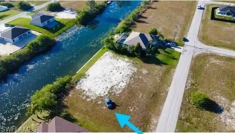 Drone / aerial view of a large body of water